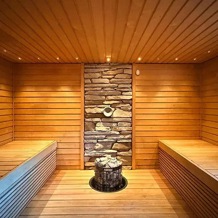 Appartement Salo-city 2 *